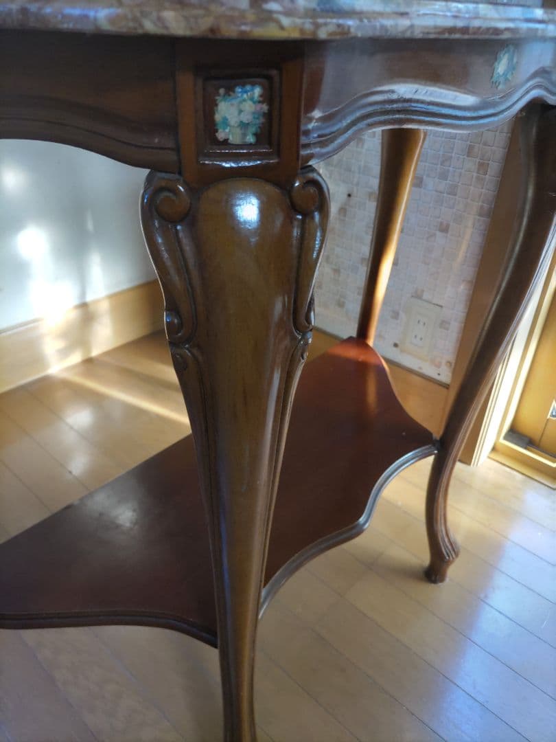 大理石天板の西洋家具