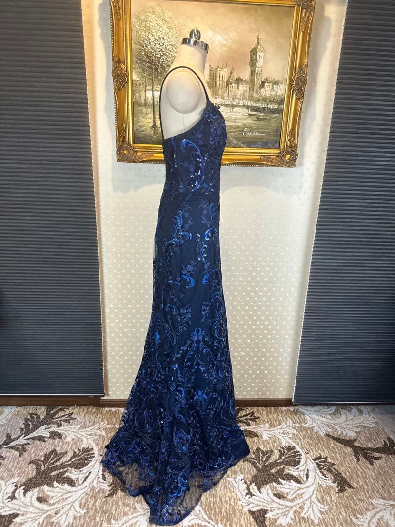 ネイビーブルー 刺繍入り マーメイドラインドレス