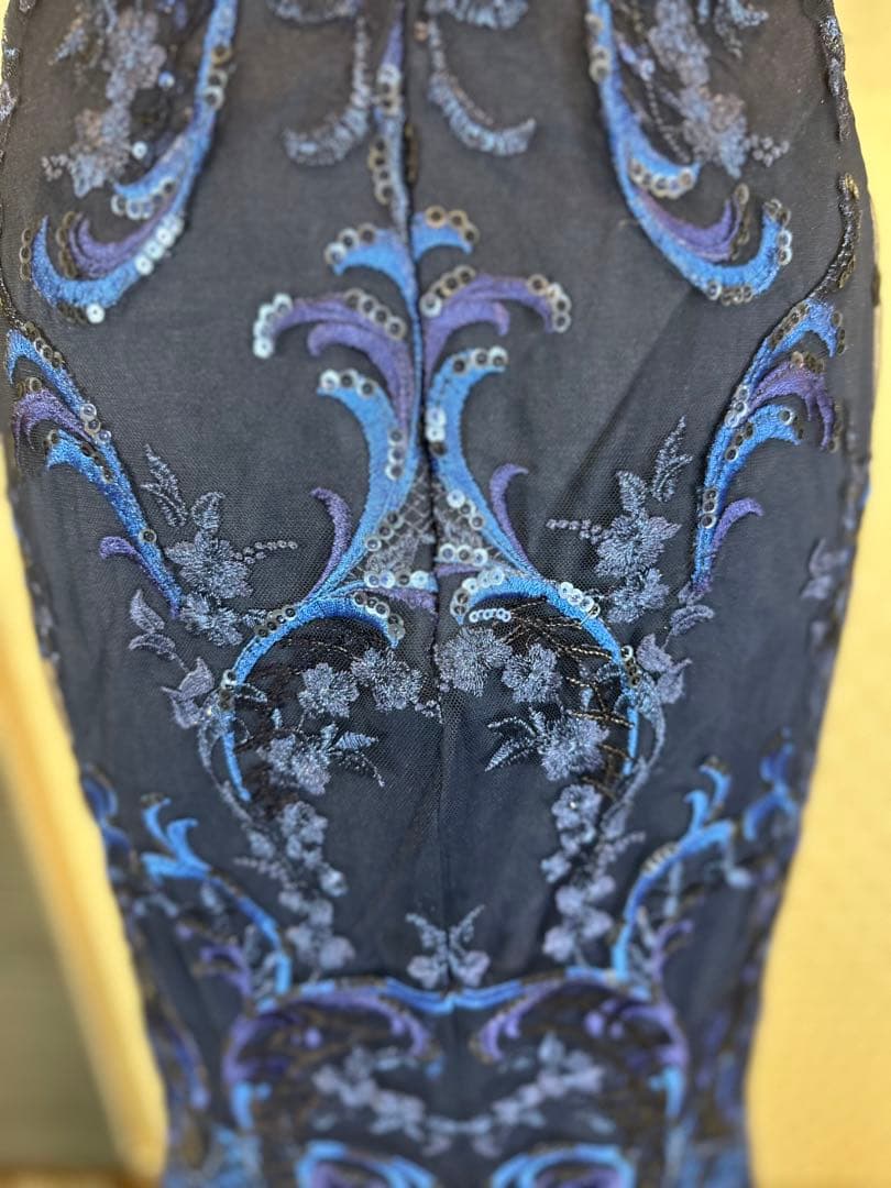 ネイビーブルー 刺繍入り マーメイドラインドレス