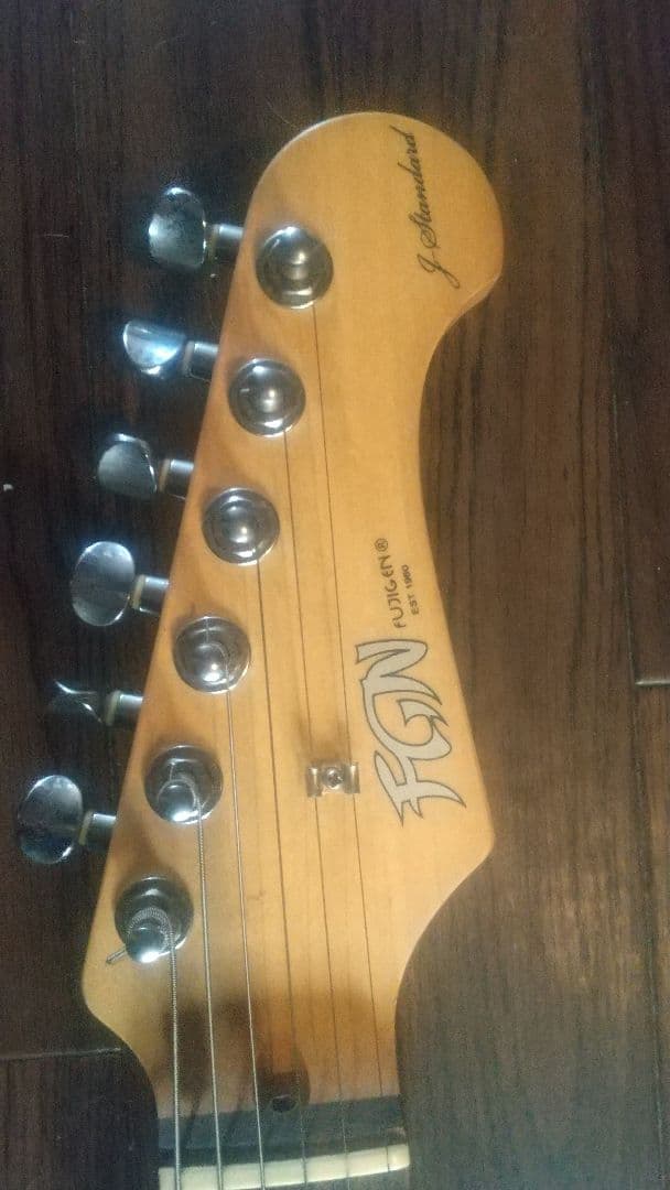 FGN j standard jst サンバースト ストラト