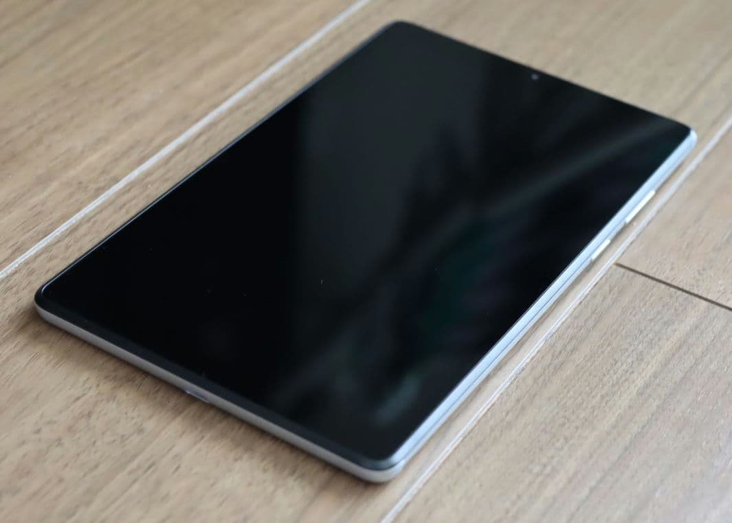 NEC LAVIE T8 8HD1 （8インチタブレット）