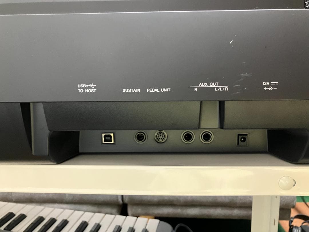 YAMAHA電子ピアノ P-121B 73鍵 2021年製 (右端の鍵盤が故障)