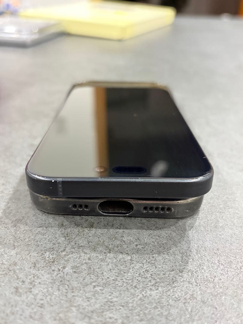 【美品】iPhone 15 256GB ブラック SIMフリー バッテリー84%