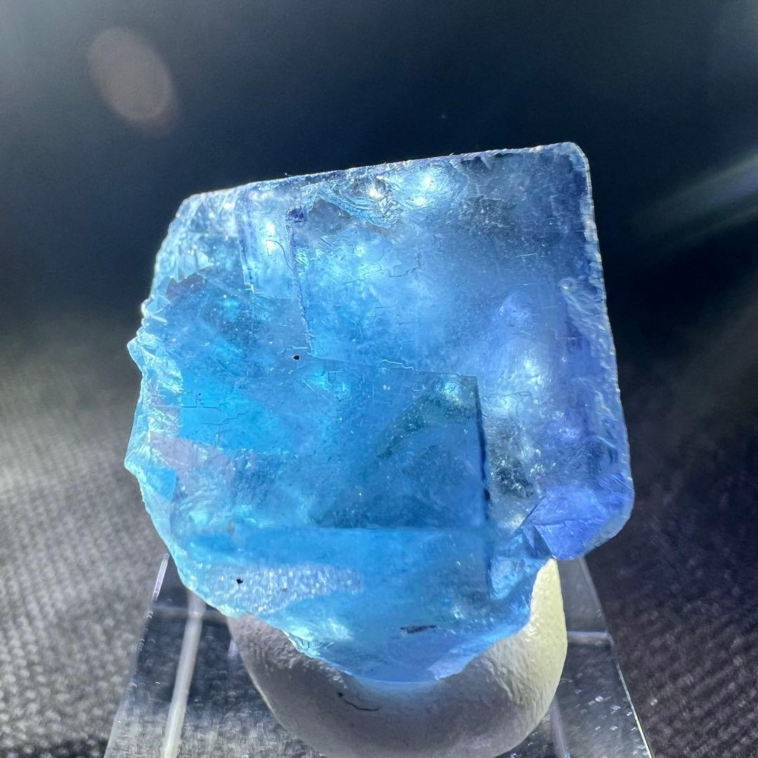 ヤオガンシャン産　「み空色」フローライト　スモーキークォーツ内包