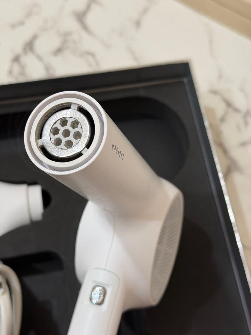 MAGNET ヘアドライヤー HCD-G08CW ホワイト　マグネットヘアプロ