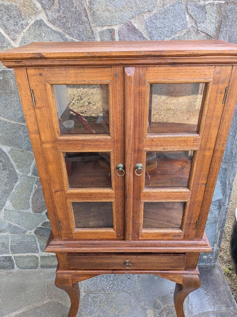アンティーク木製の猫脚ガラスキャビネット　ケビントキャビネット