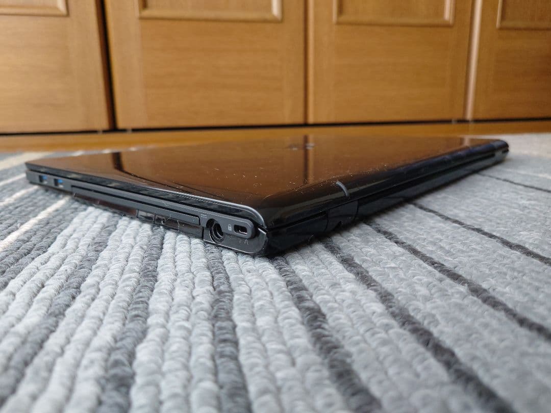 富士通 LIFEBOOK AH77 / Win11 i7 タッチ 最上位