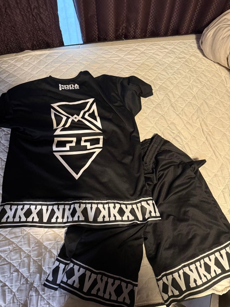 倖田來未グラフィックプリント 黒 セットアップ