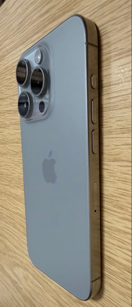 iPhone 15 pro 256GB ナチュラルチタニウム SIMフリー
