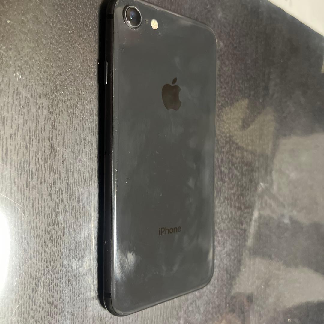 携帯電話本体 iPhone8