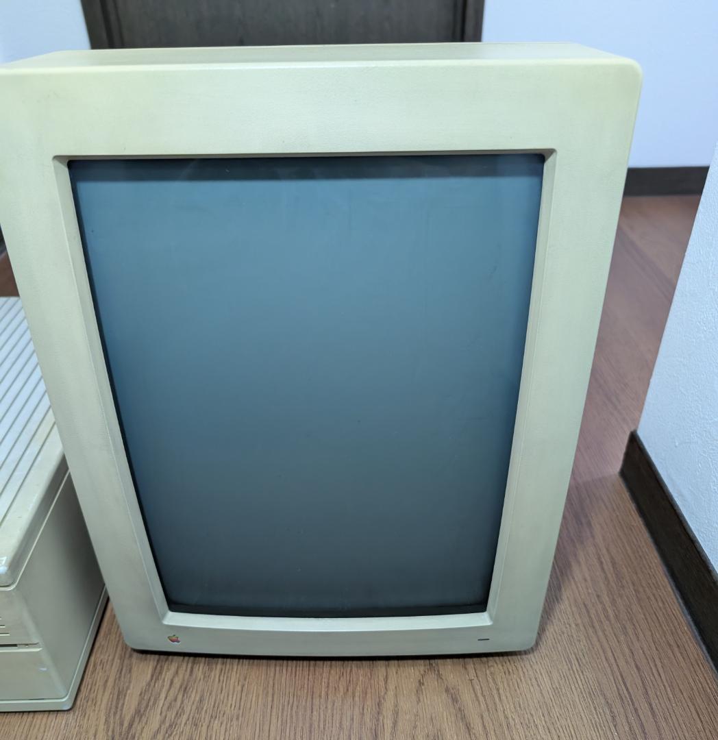 Macデスクトップ old Mac Macintosh IIci Portrait Display