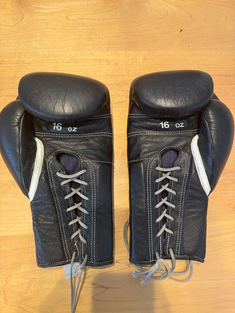 Winning ボクシンググローブ 16オンス(紐)