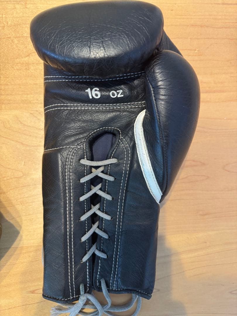 Winning ボクシンググローブ 16オンス(紐)