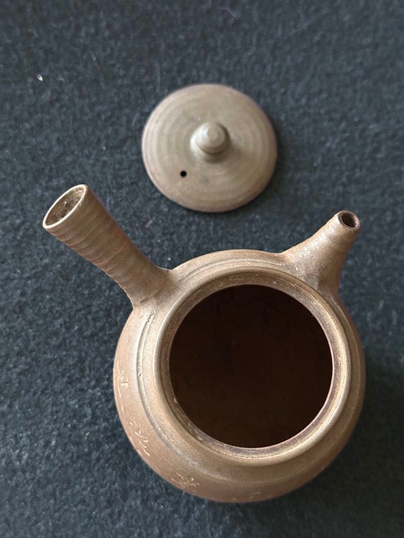 作家物　常滑焼　急須　漢詩彫【簾前花落常疑雨　樹裏雲過忽見山】　古美術