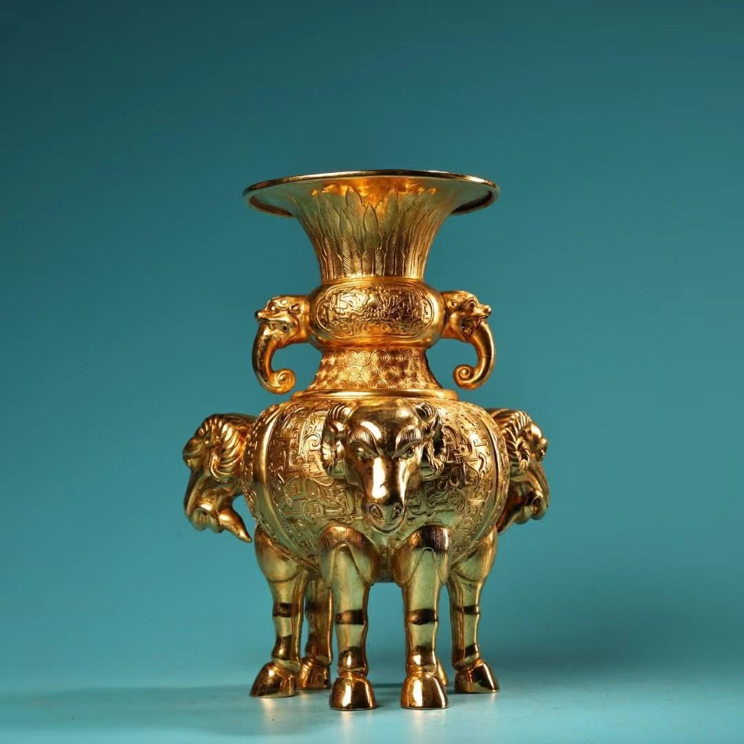中国古美術・旧蔵鎏金三羊花瓶・純銅细密彫・純手作り・高浮彫・置物・観賞瓶・文房具