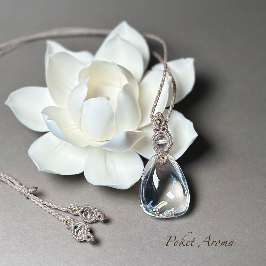 『夢綺』虹入りアイリスクォーツのマクラメペンダントネックレス