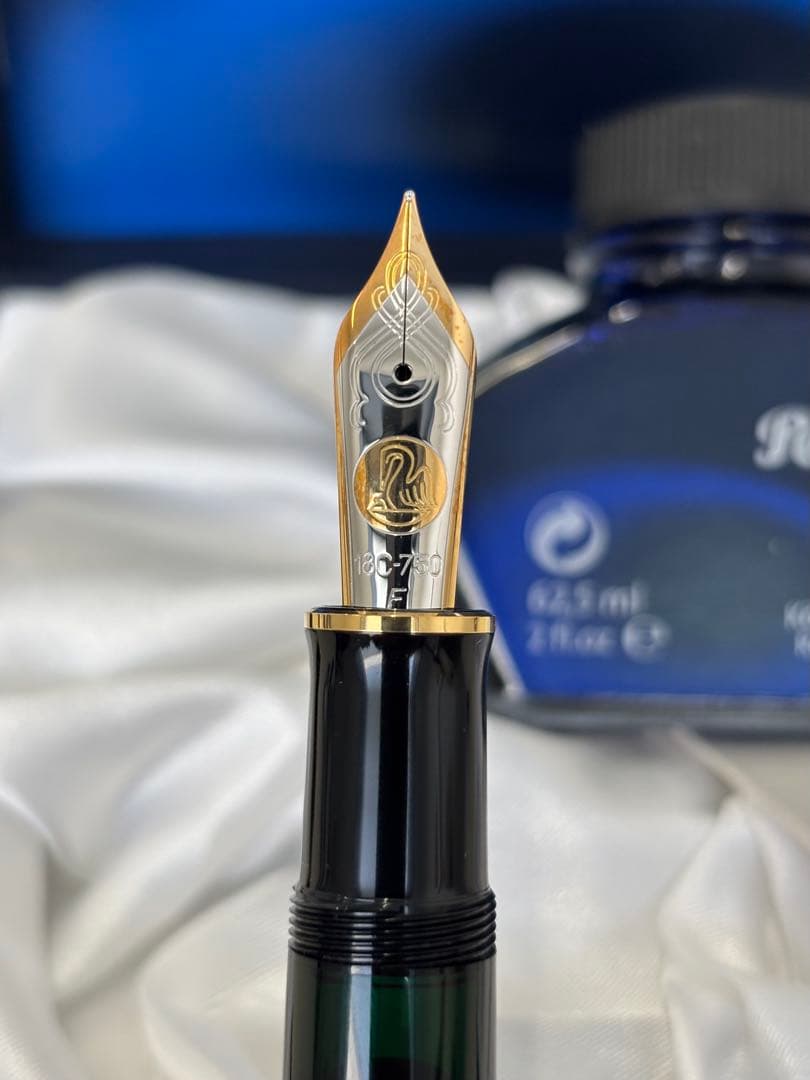 ペリカンスーベレーンM1000黒軸（F字）