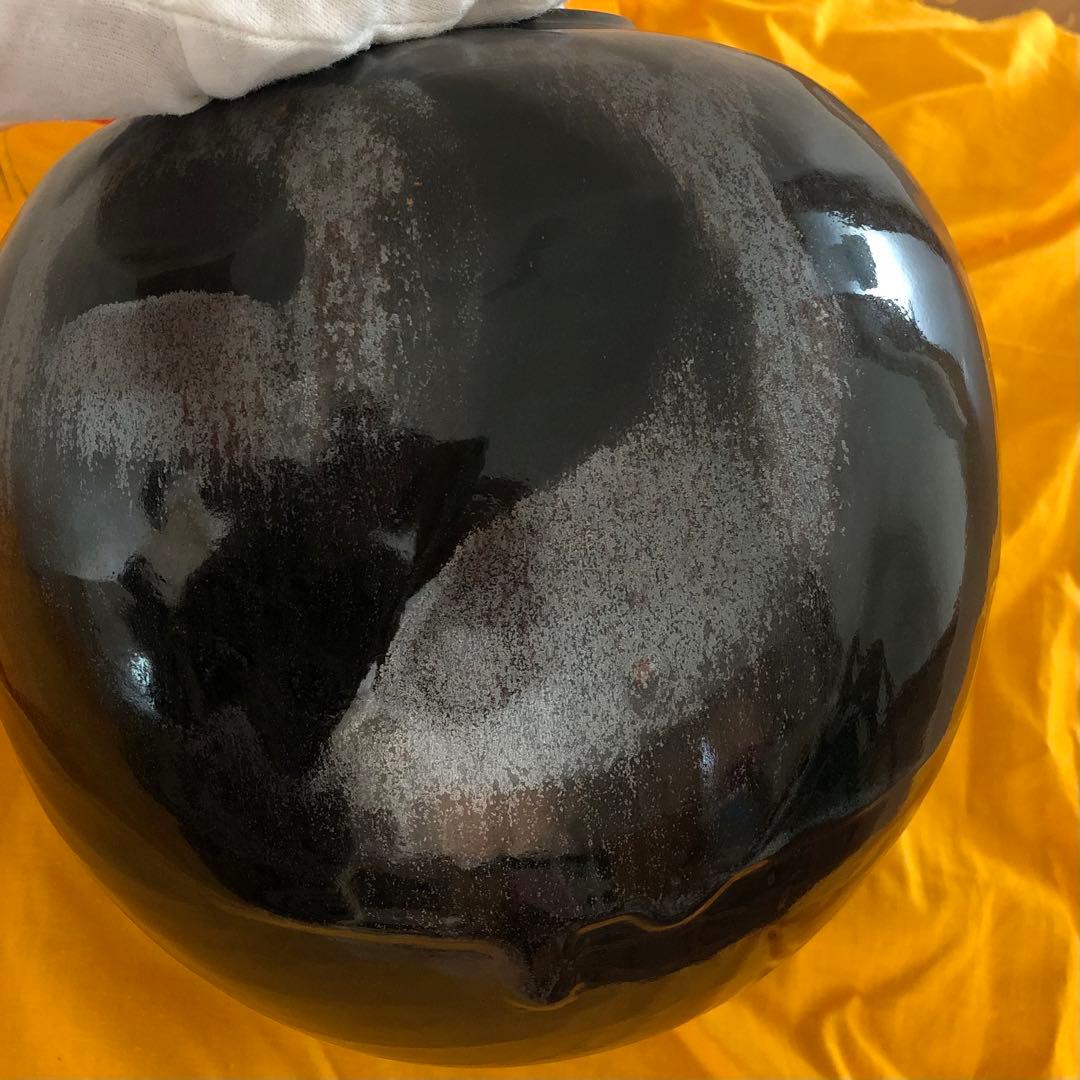 益子焼 関澤武 鉄釉丸型花瓶 箱付属品あり