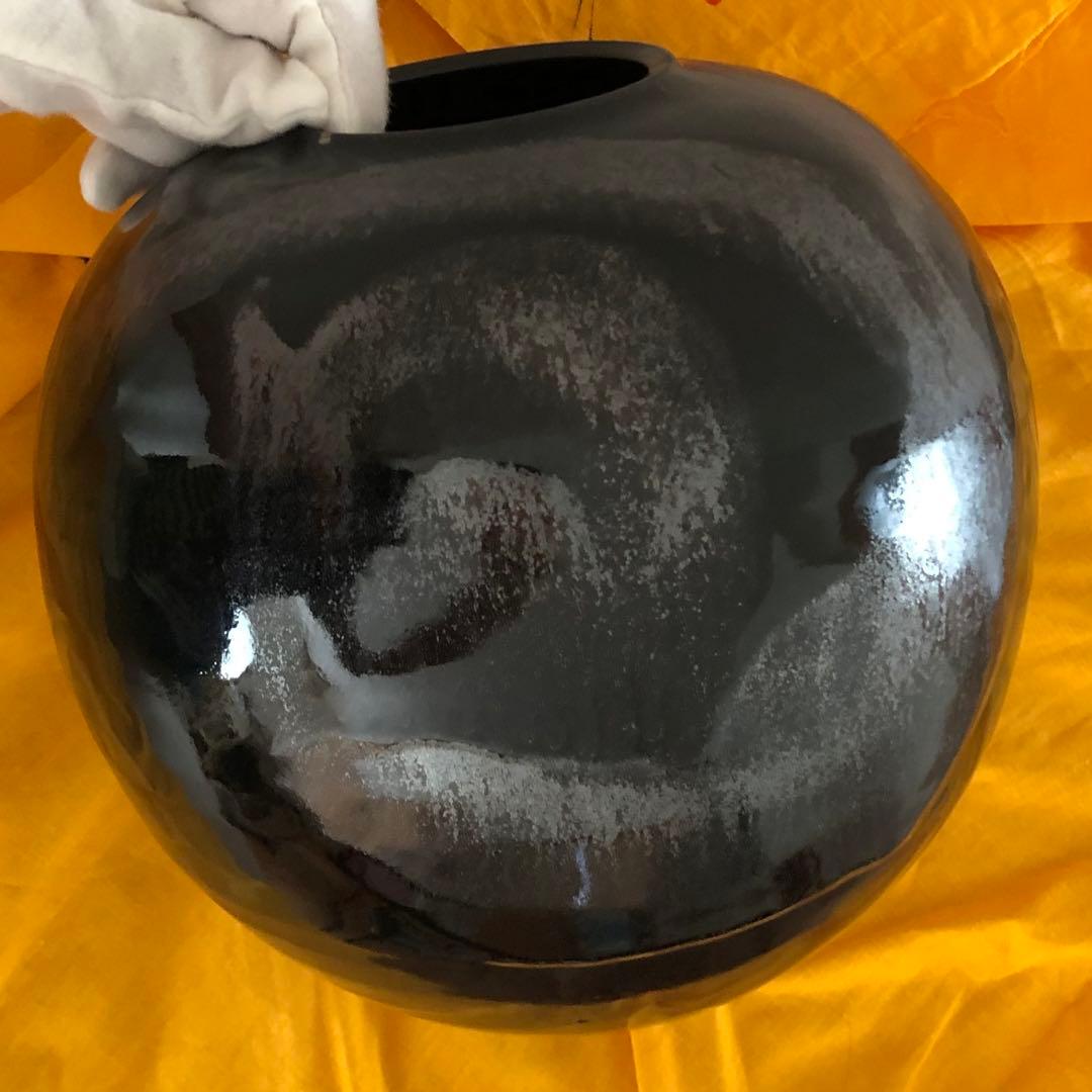 益子焼 関澤武 鉄釉丸型花瓶 箱付属品あり