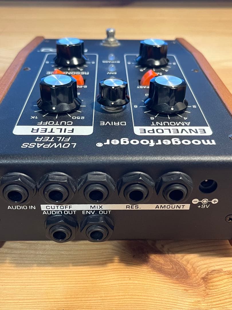 ギター moogerfooger MF-101 Lowpass Filter + EP2