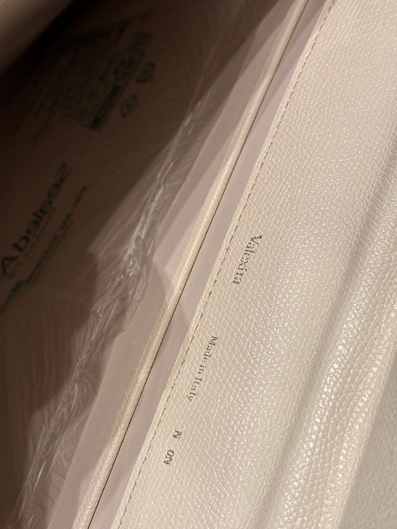 ヴァレクストラ バレクストラ Valextra ブリーフケース ホワイト