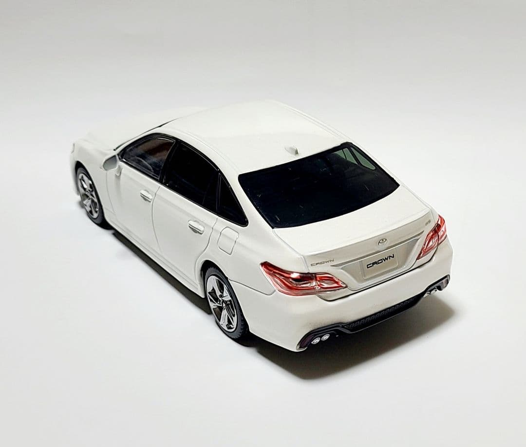 トヨタ 220系クラウン RSアドバンス カラーサンプル