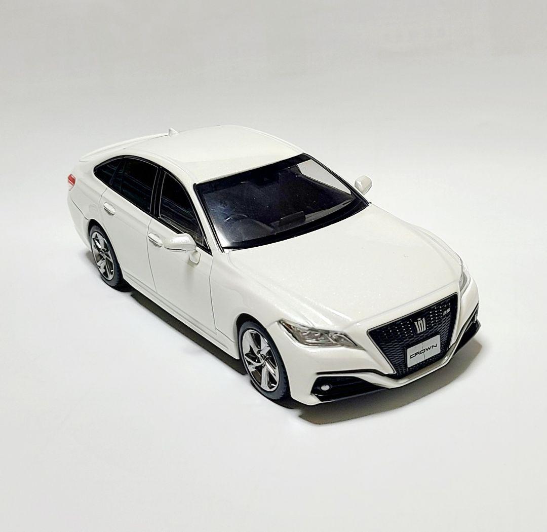 トヨタ 220系クラウン RSアドバンス カラーサンプル