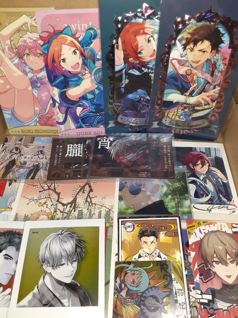 ② アニメグッズ 紙類・薄物 大量 まとめ売り 300点