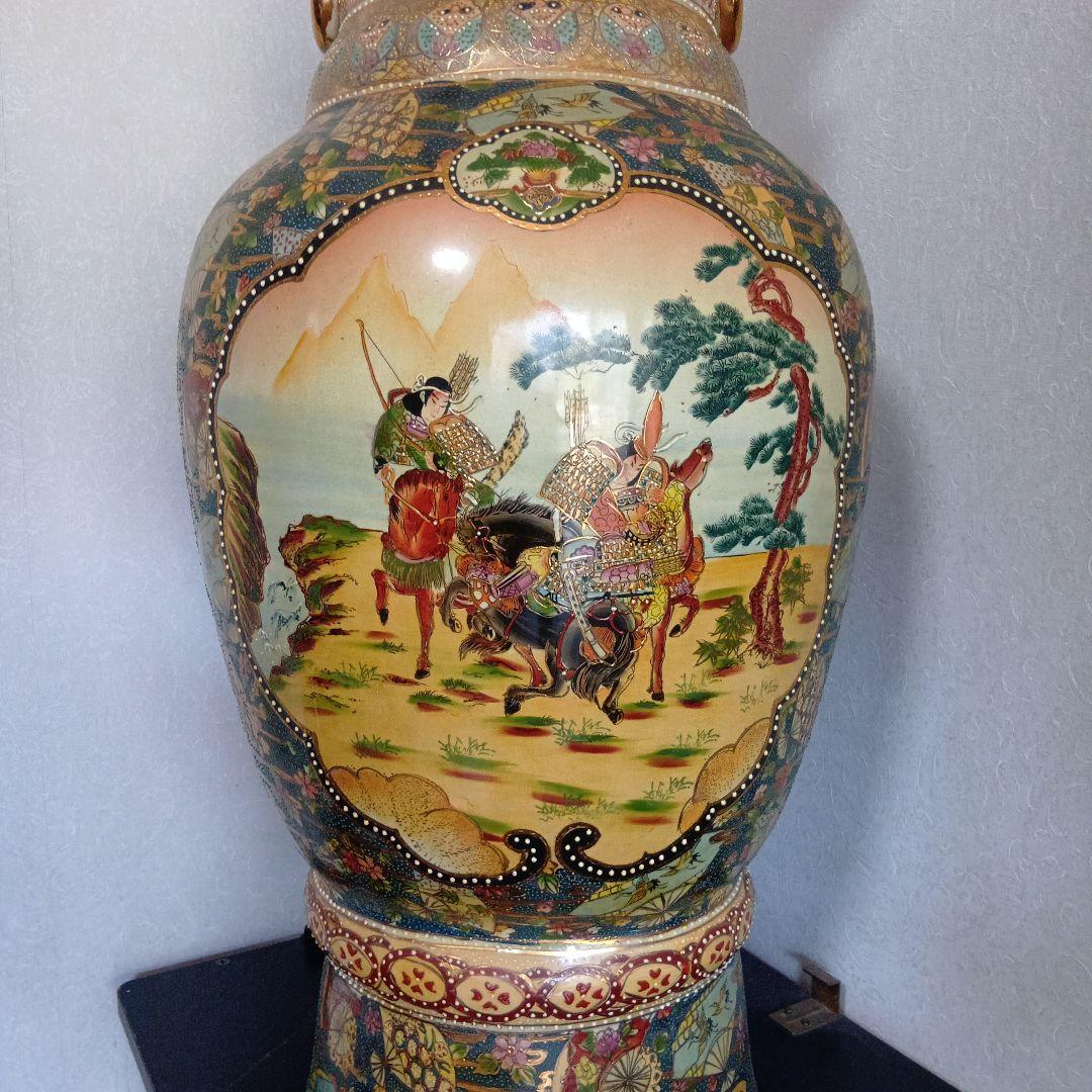 日本の伝統的な金色装飾陶器花瓶