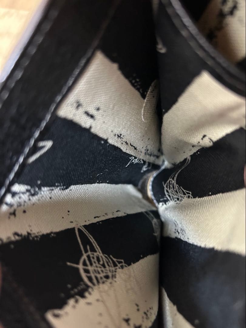 【ヴィヴィアン・ウエストウッド】黒 三つ折り財布