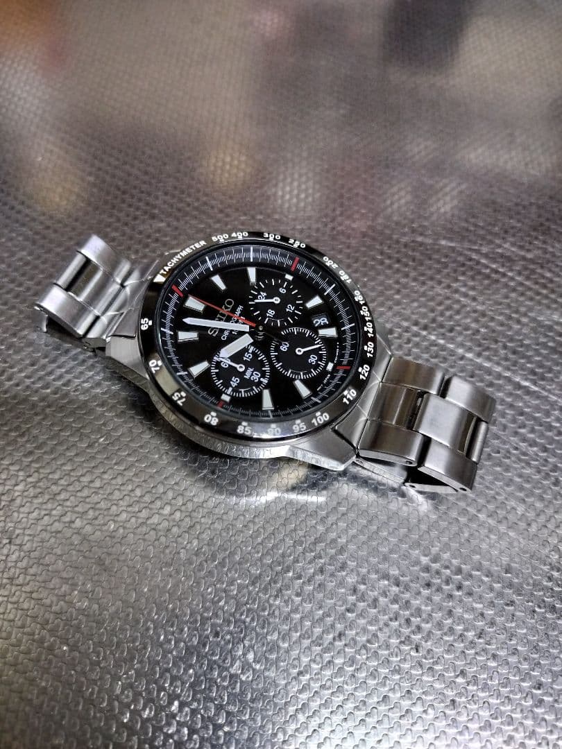 SEIKO クロノグラフ 腕時計ブラックダイヤル　１０気圧防水