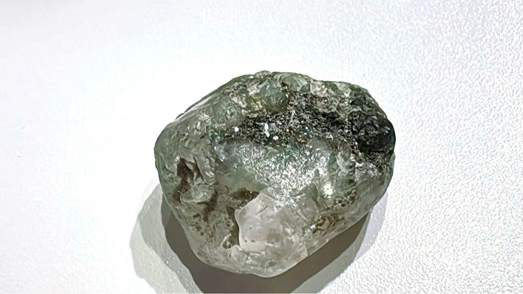 フェナカイト原石　ロシア・マリシェボ産　ほぼ結晶原石