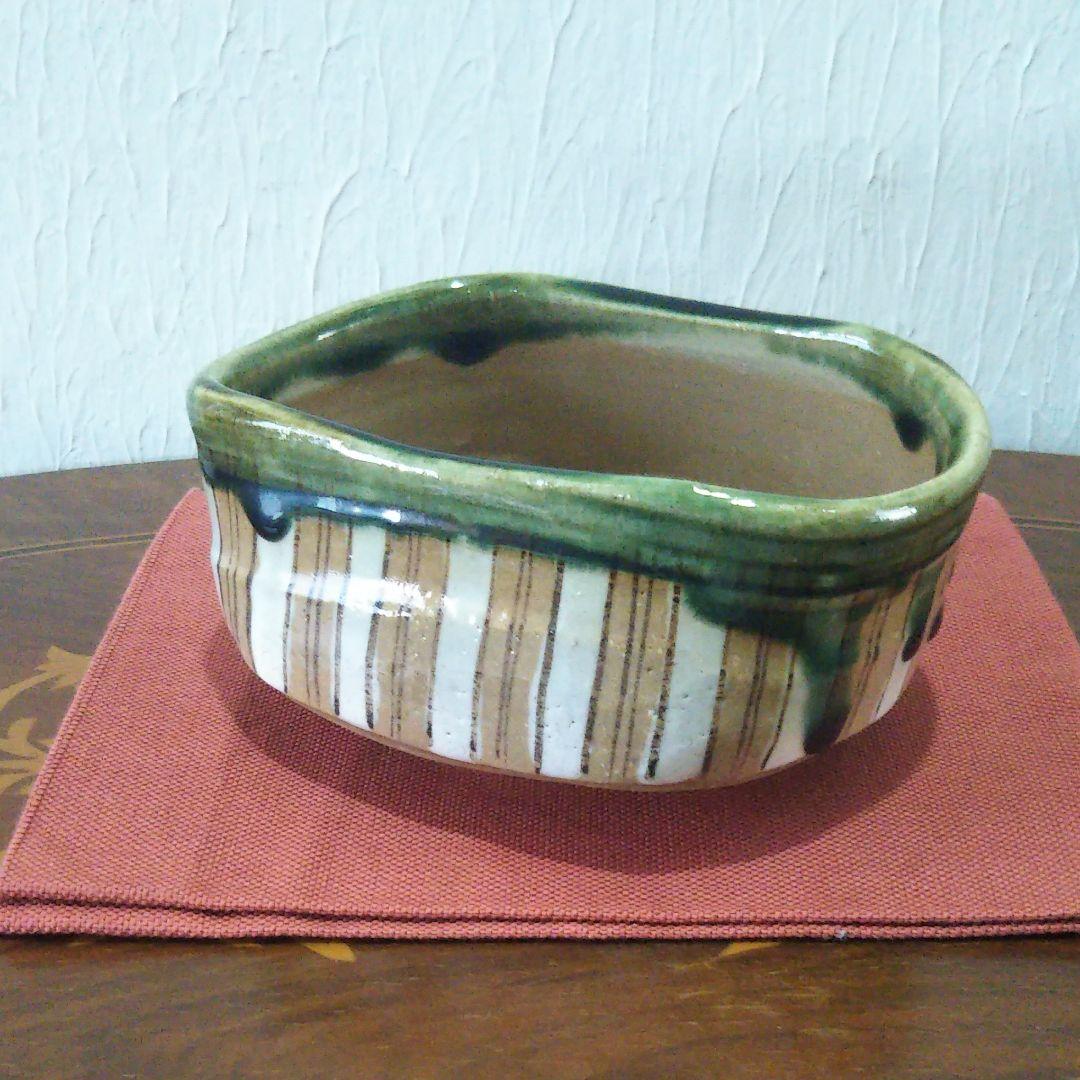 織部焼きのくつ茶碗