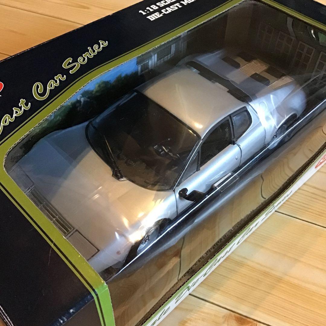 京商 KYOSHO 1/18スケール　フェラーリ512 BB （シルバー）