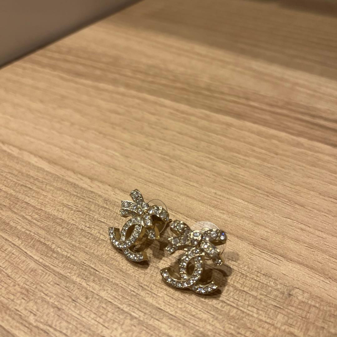 CHANEL ロゴピアス　リボン　ゴールド