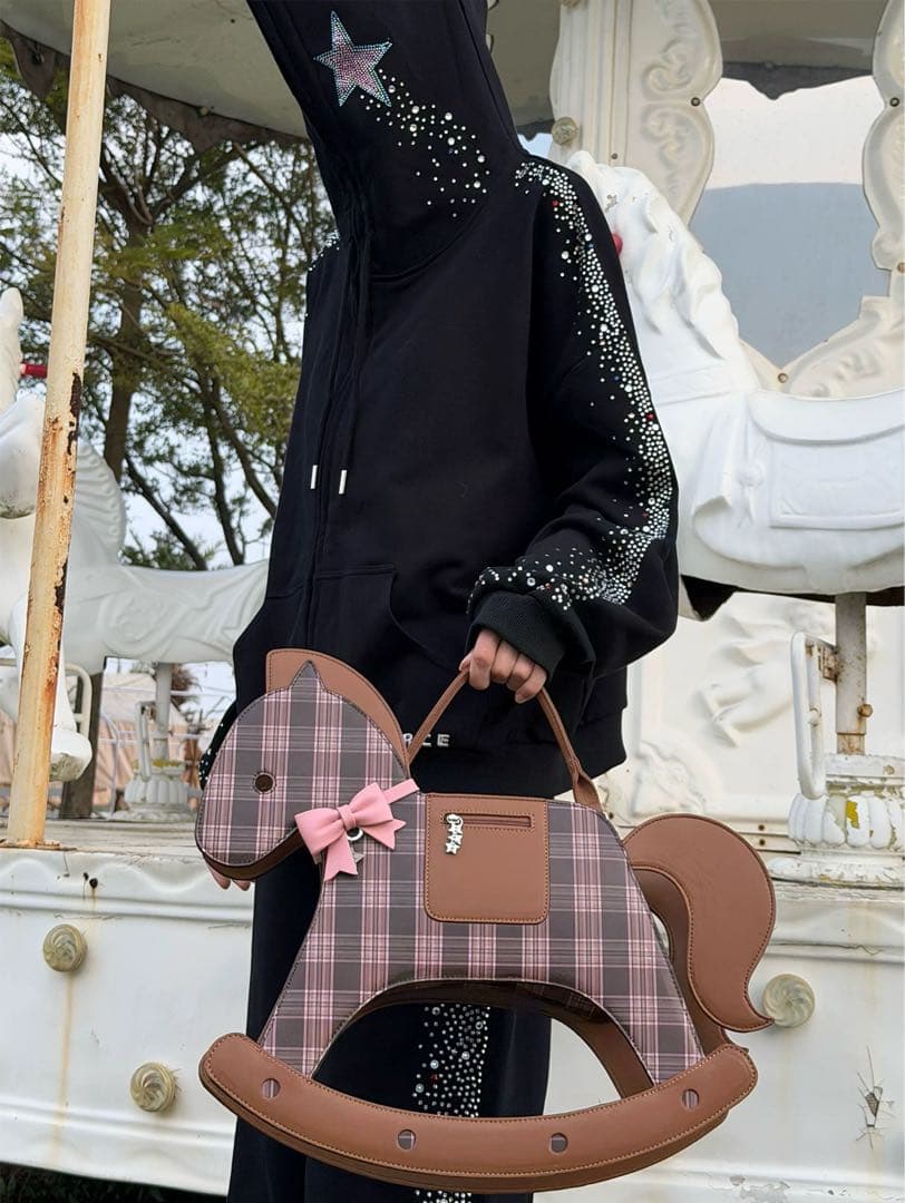 CFIERCE 2026ロッキングホース型ハンドバッグ（3色展開）