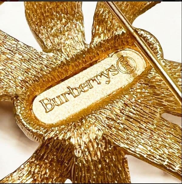 Burberrys バーバリーズ ブローチ リボン　花　 ゴールド　レディース