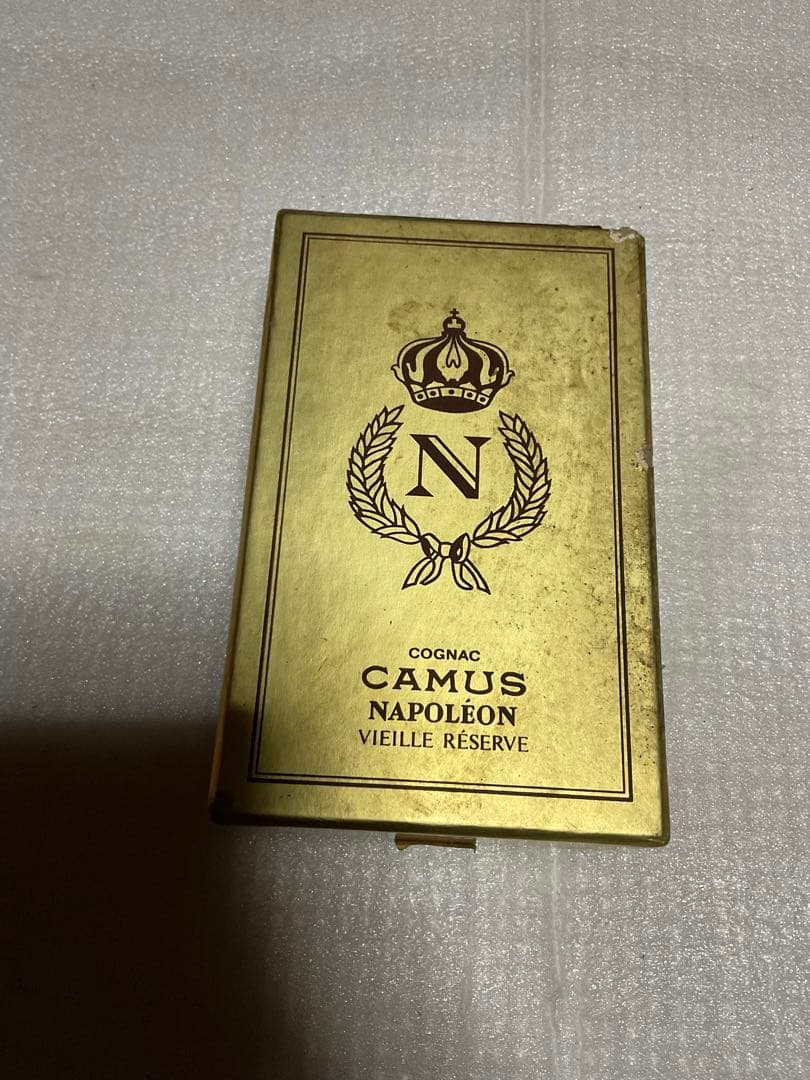 COGNAC CAMUS NAPOLEON VIEILLE RESERVE。