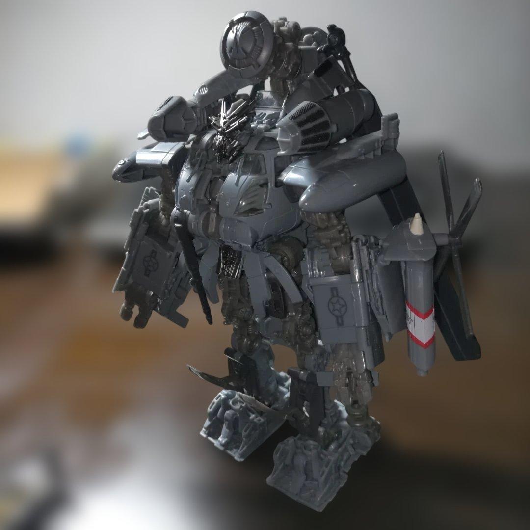 トランスフォーマースタジオシリーズ　ブラックアウト