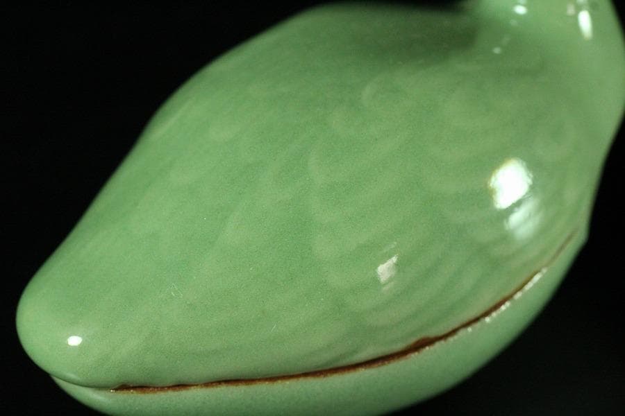 眞清水蔵六作 青磁 雁 香合(K-BB521)