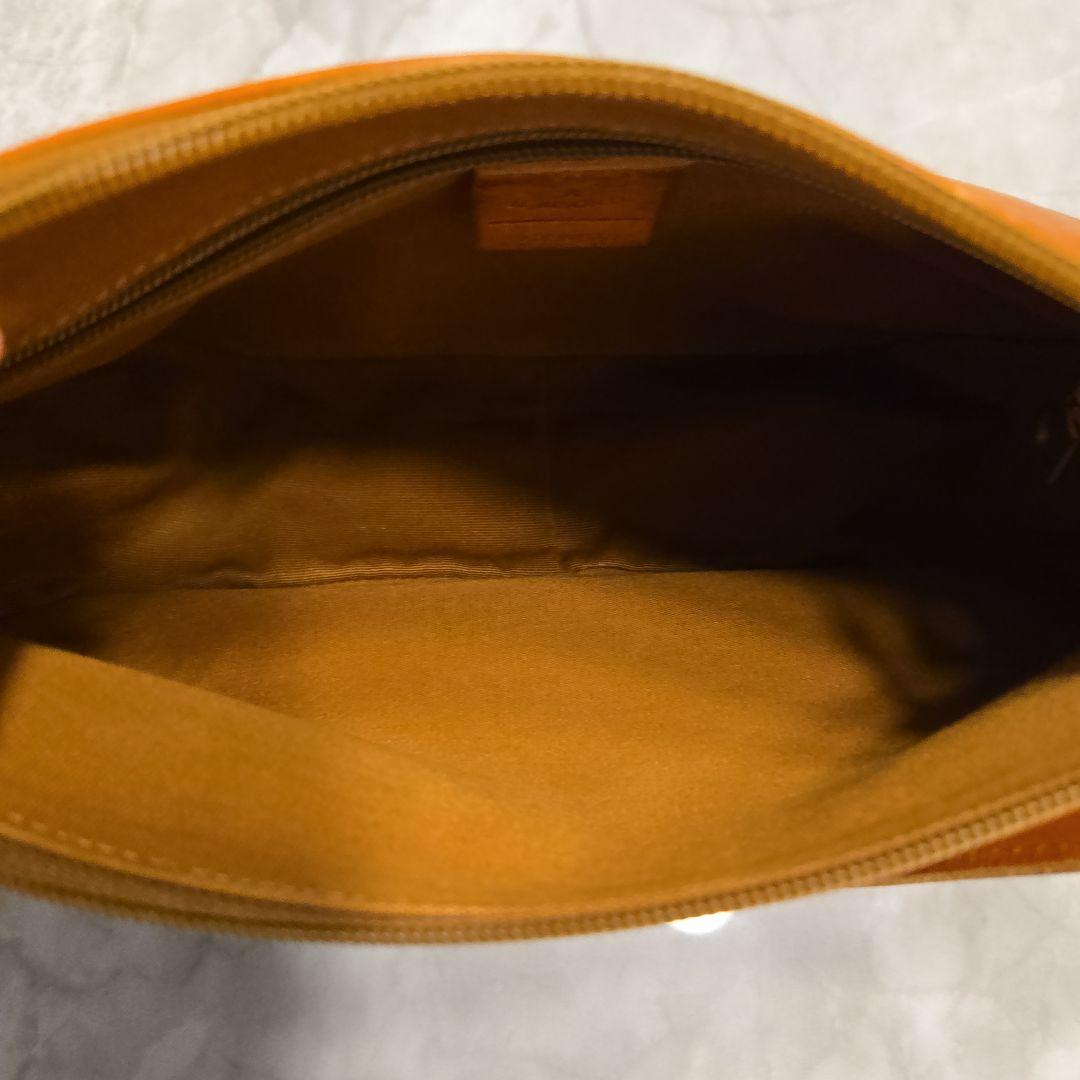 イルビゾンテ ショルダーバッグ 本革 キャメル ハーフムーン