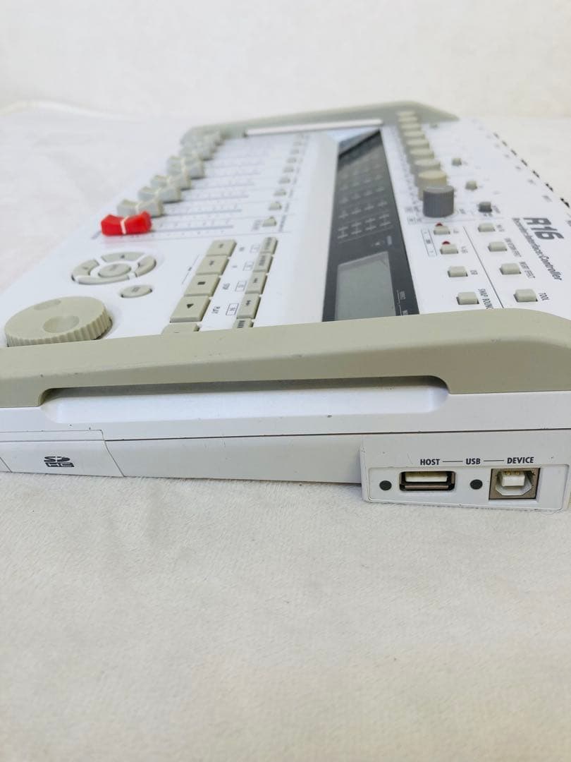 ZOOM　R16　マルチトラックレコーダー　オーディオインターフェース　音楽制作