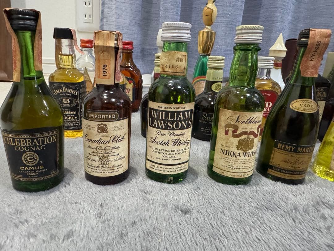 ウィスキー　ブランデー　他　ミニチュアボトル44本セット