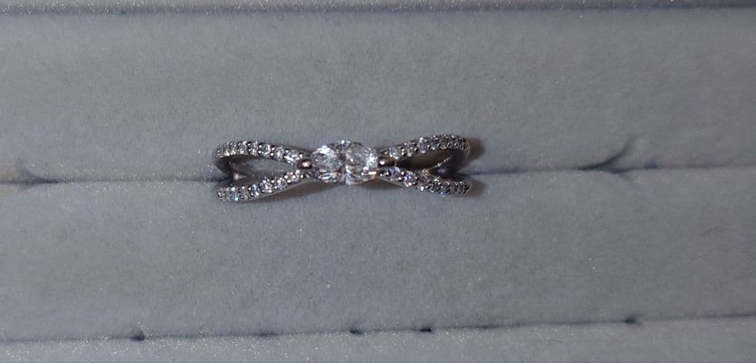 ダイヤモンドリング　プラチナ