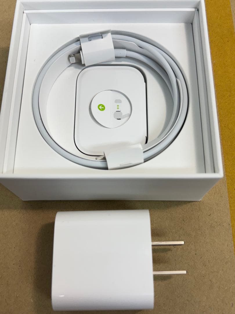 18935 AirPods Pro (第2世代) A2698/2699/2700