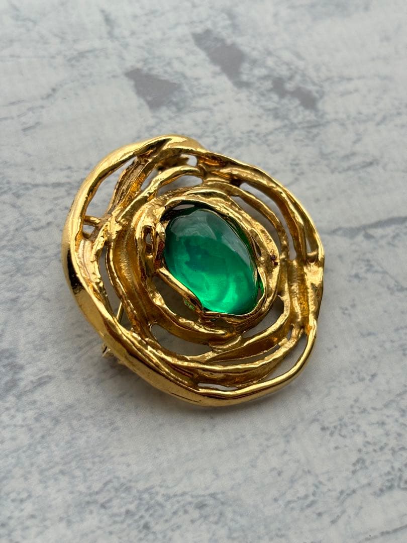 イヴサンローラン ブローチ ペンダントトップ アンティーク アクセサリー