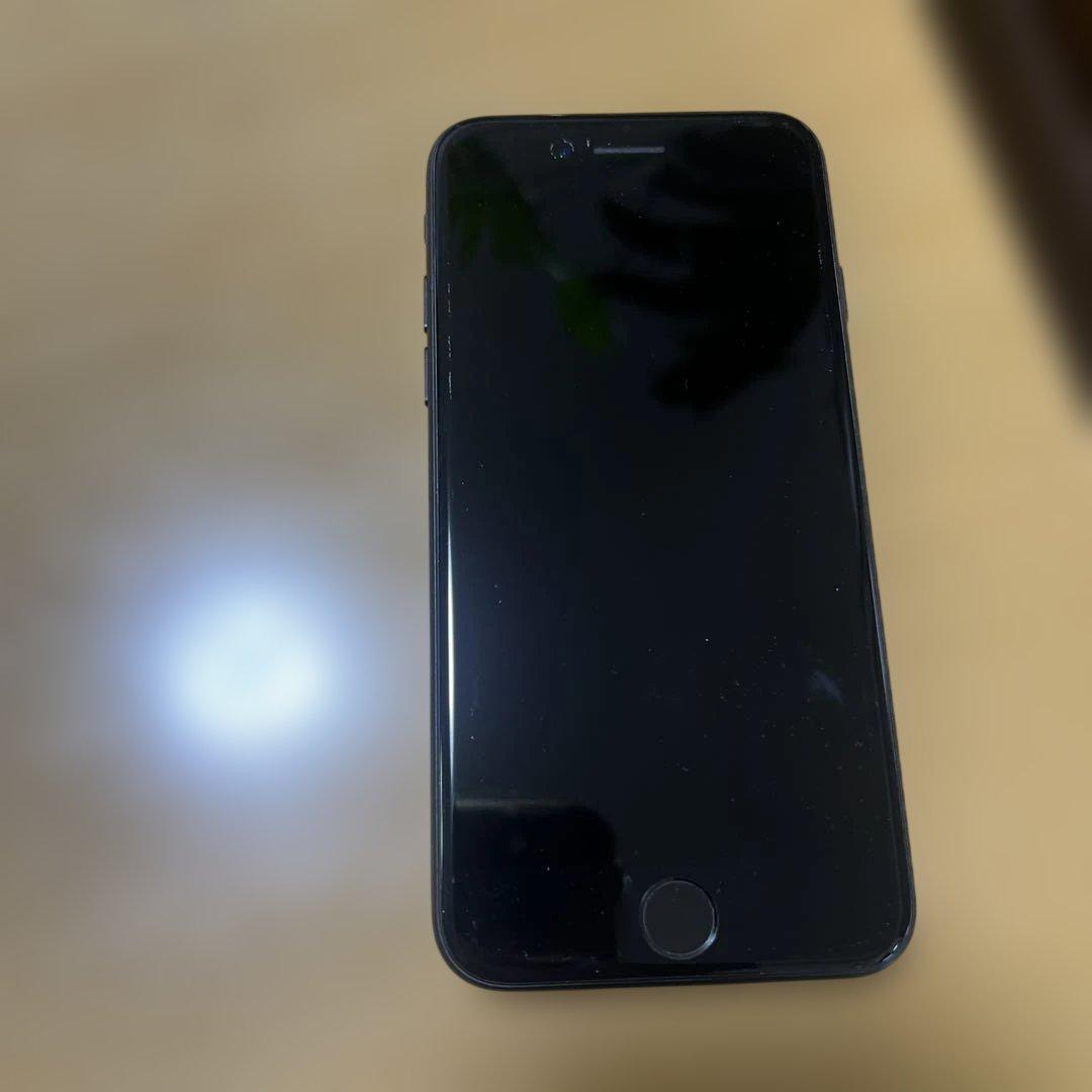 ド*ん様 iPhone SE ブラック