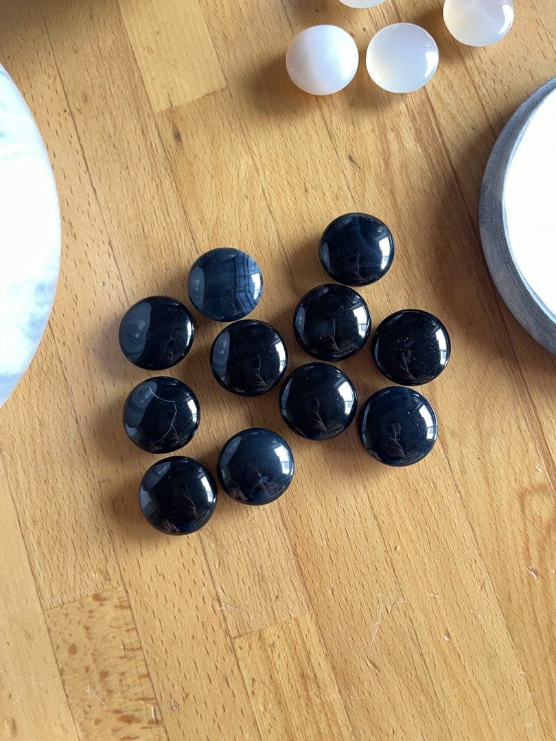 専用出品　　囲碁石セット 大理石風容器付き　白　黒　大理石？瑪瑙？