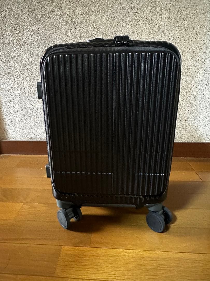 INV30 イノベータースーツケース
