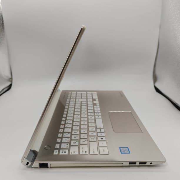 第8世代i7 バッテリ◎ フルHD 15 東芝 16 SSD512GB オフィス